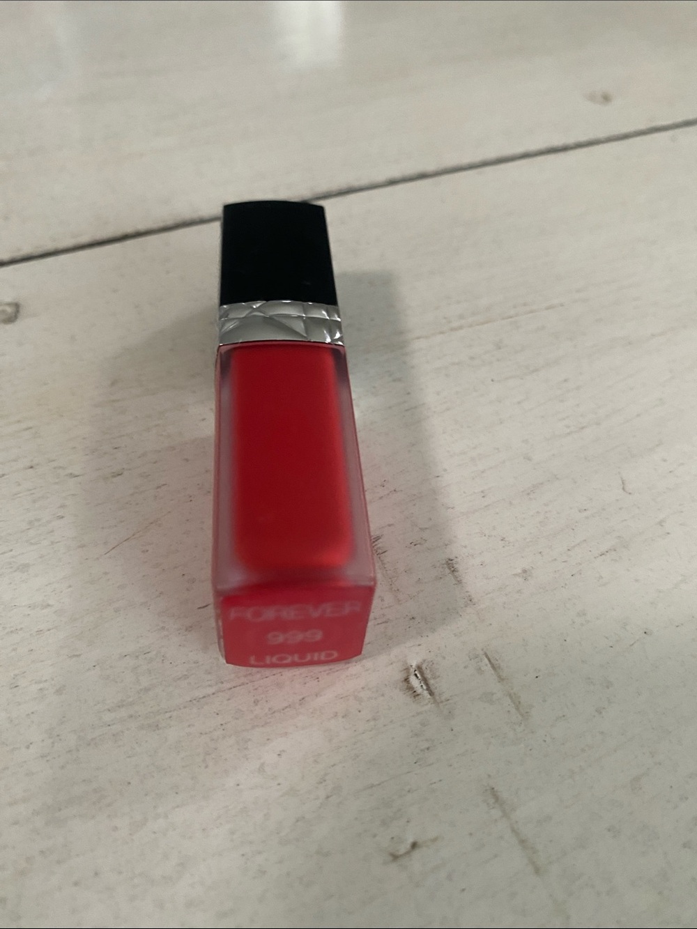 Dior Forever Iconic 999 Liquid Lipstick - Vibrant Red